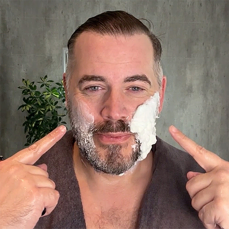 Är en riktigt löddrig rakkräm bättre?